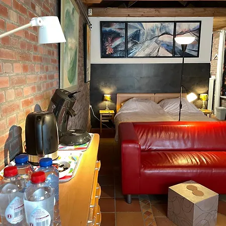 't Ouw Ateljeeke Couette-café Budel