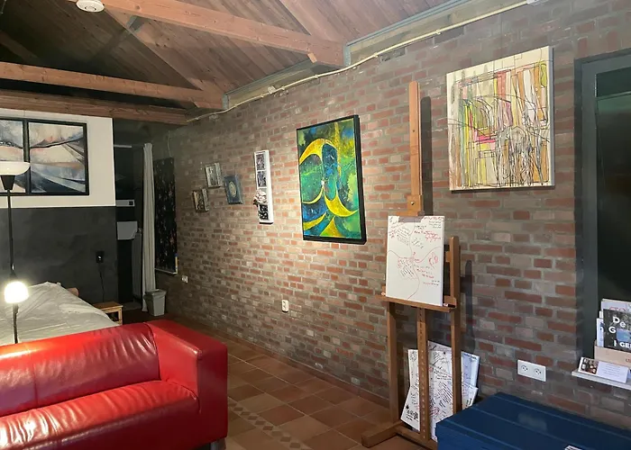 't Ouw Ateljeeke 住宿加早餐酒店 *